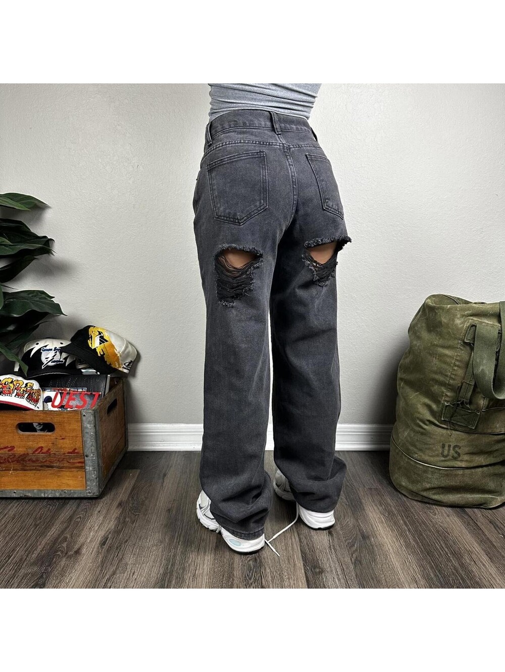 Black Whitefox straight fit loose “taking a trip” faded denim jeans boutique XS